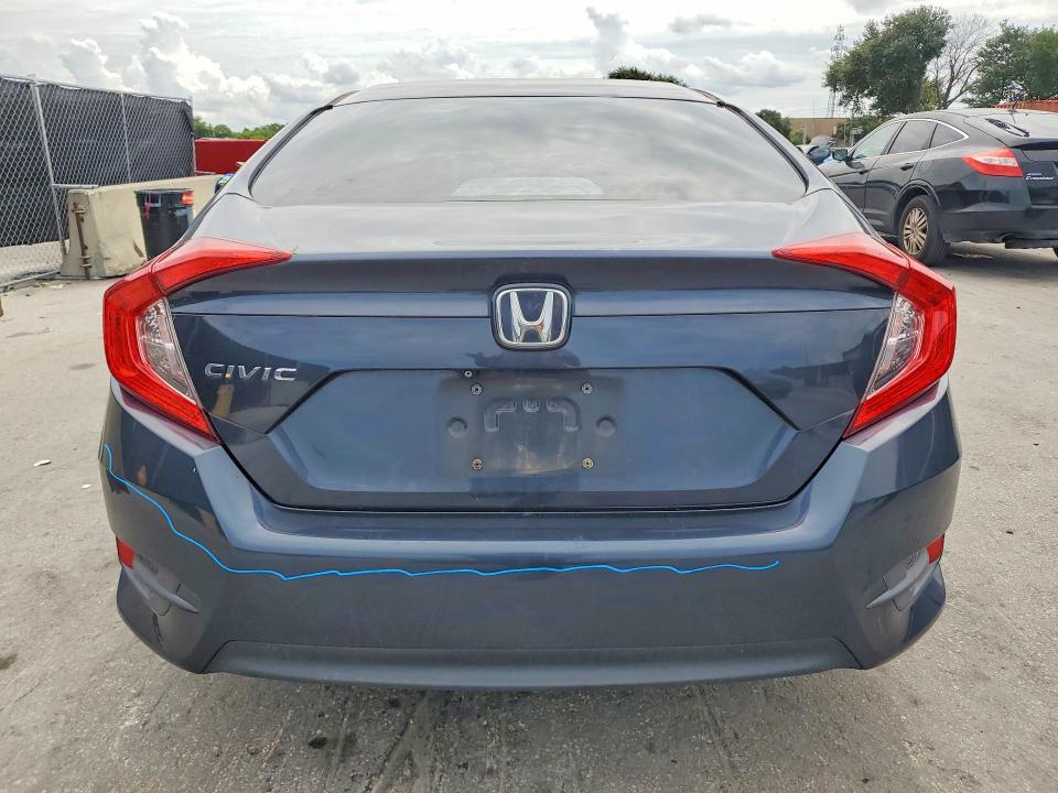 63521456 :رقم المزاد ، 19XFC2F50JE033265 vin ، 2018 Honda Civic مزاد بيع