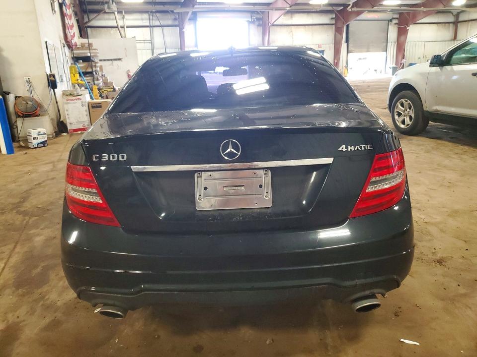 2013 Mercedes-benz C მანქანა იყიდება აუქციონზე, vin: WDDGF8AB6DR285919, აუქციონის ნომერი: 63611106