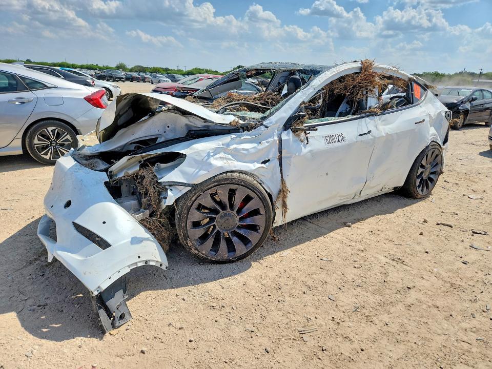 62001216 :رقم المزاد ، 5YJYGDEF6MF212010 vin ، 2021 Tesla Model Y مزاد بيع