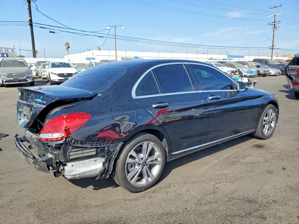 2018 Mercedes-benz C მანქანა იყიდება აუქციონზე, vin: 55SWF4KB7JU236256, აუქციონის ნომერი: 64757566
