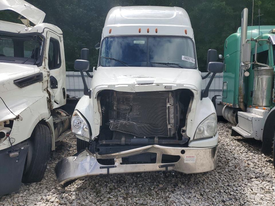 Продажа на аукционе авто 2020 Freightliner Cascadia 125, vin: 3AKJGLFG7LSLG7043, номер лота: 66082166