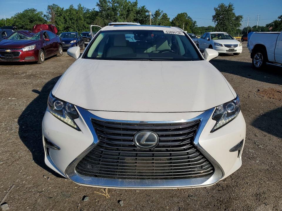 63899136 :رقم المزاد ، 58ABK1GG8HU057535 vin ، 2017 Lexus Es مزاد بيع