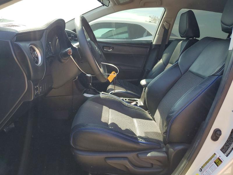64080986 :رقم المزاد ، 5YFBURHE9JP770478 vin ، 2018 Toyota Corolla مزاد بيع