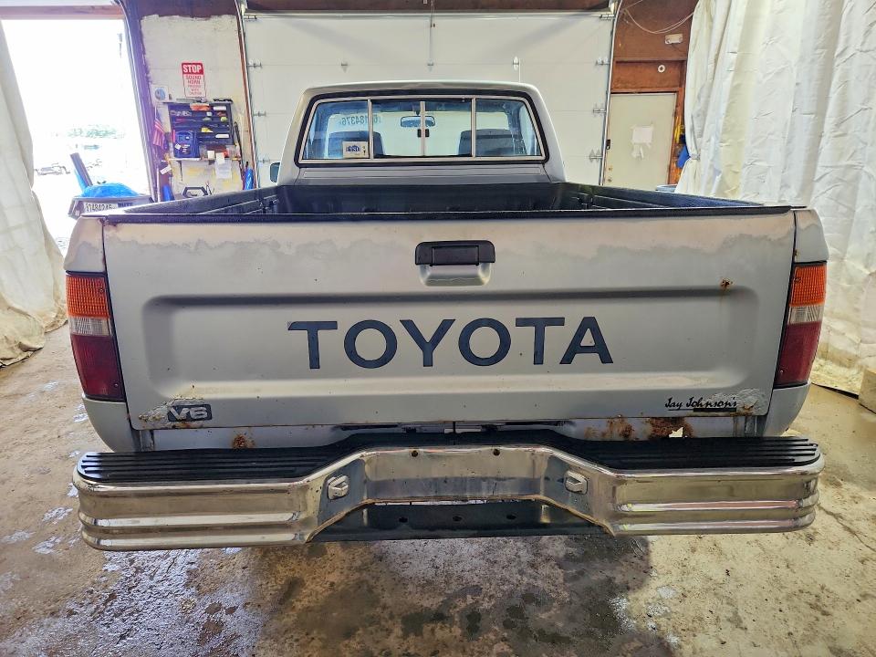 1991 Toyota Pickup მანქანა იყიდება აუქციონზე, vin: JT4VN01D3M004591, აუქციონის ნომერი: 65184376