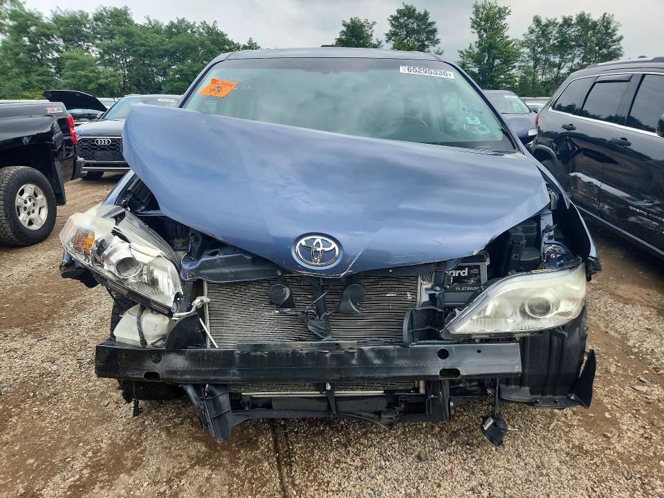 2013 Toyota Sienna მანქანა იყიდება აუქციონზე, vin: 5TDDK3DC1DS056291, აუქციონის ნომერი: 65295336