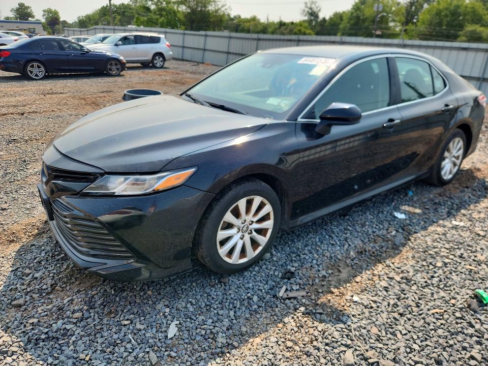 2019 Toyota Camry მანქანა იყიდება აუქციონზე, vin: 4T1B11HK0KU681785, აუქციონის ნომერი: 64401246