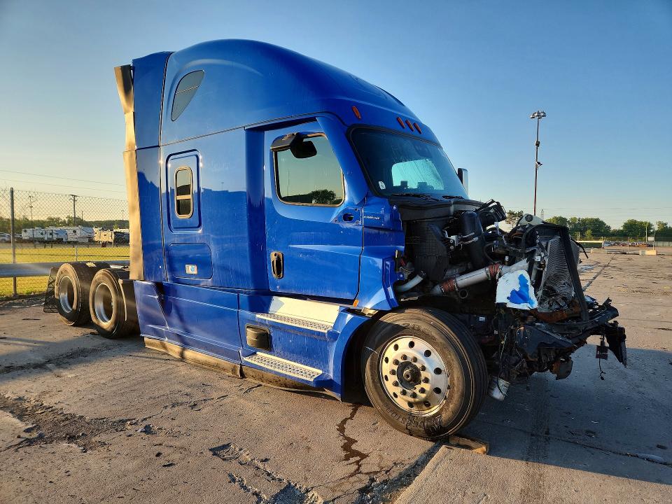 61204796 :رقم المزاد ، 3AKJHHDR8LSMD2433 vin ، 2020 Freightliner Cascadia 126 مزاد بيع