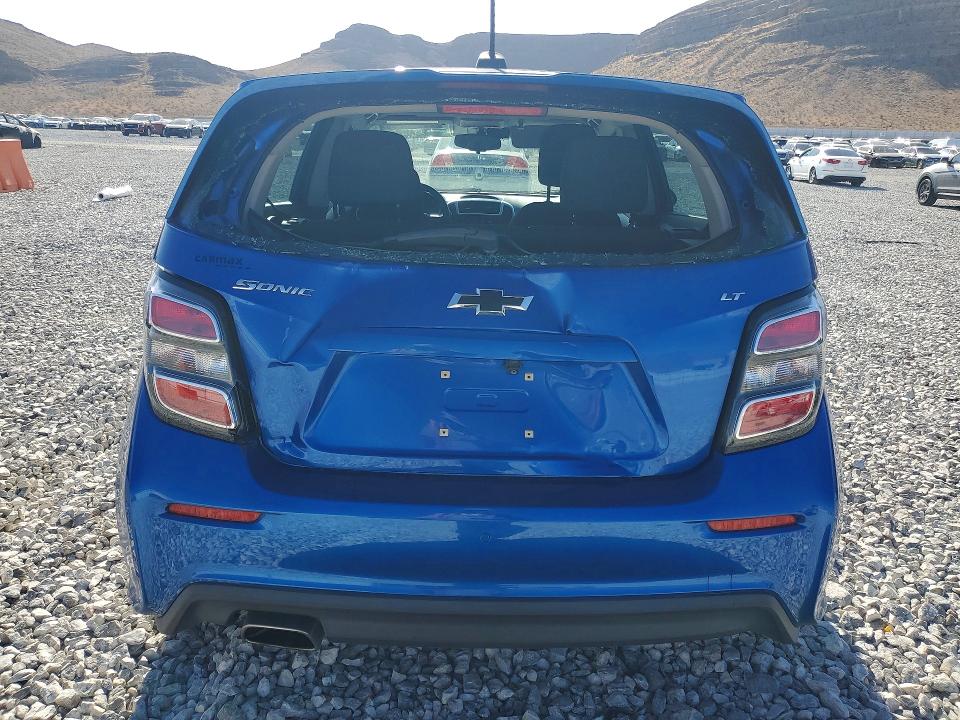 Продаж на аукціоні авто 2018 Chevrolet Sonic, vin: 1G1JD6SH5J4102864, номер лоту: 63448256