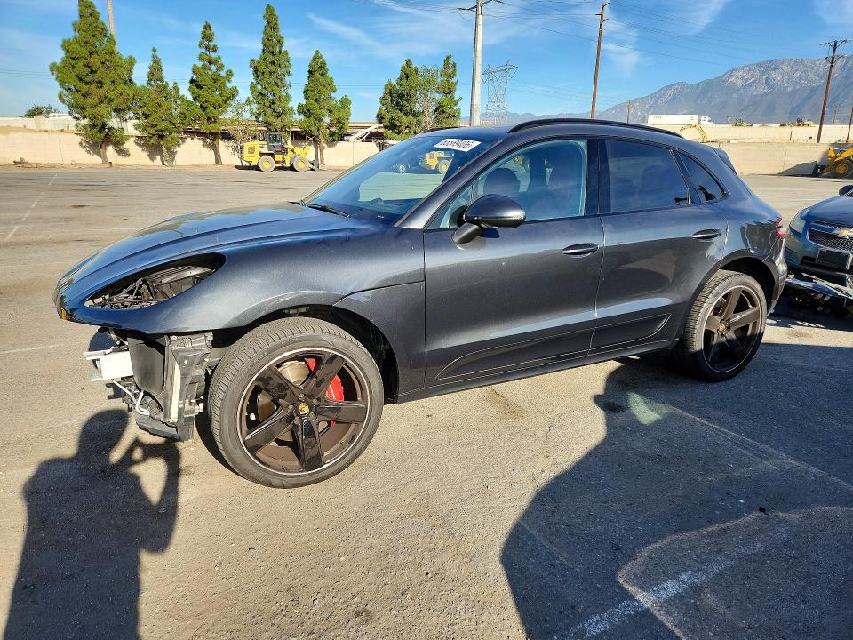 65569406 :رقم المزاد ، WP1AF2A59JLB70445 vin ، 2018 Porsche Macan مزاد بيع
