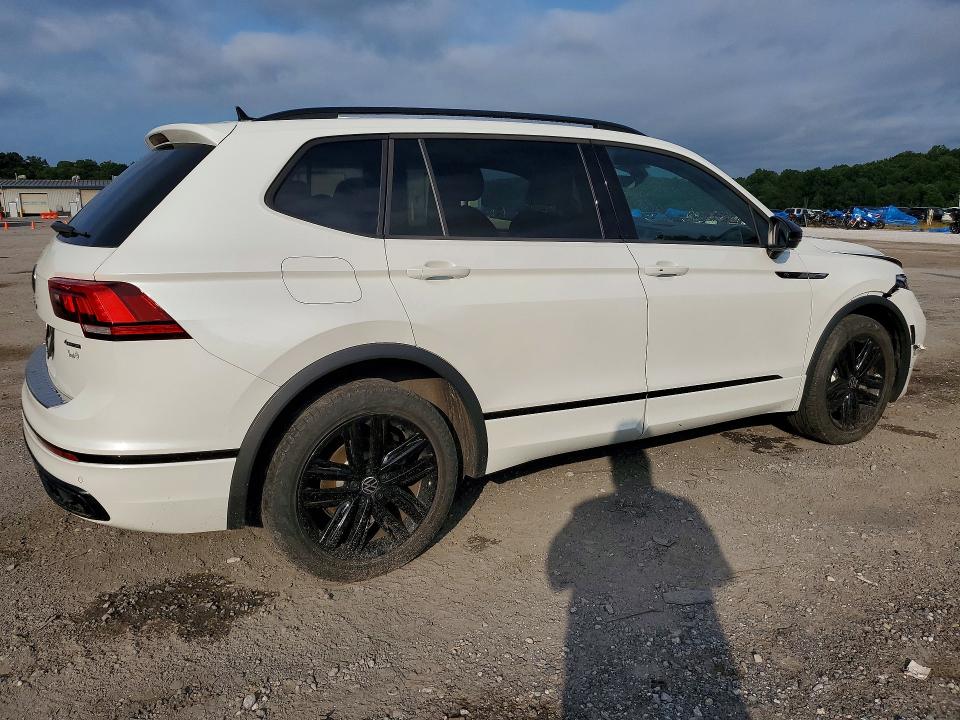 Продажа на аукционе авто 2022 Volkswagen Tiguan, vin: 3VV8B7AX6NM175294, номер лота: 65996346