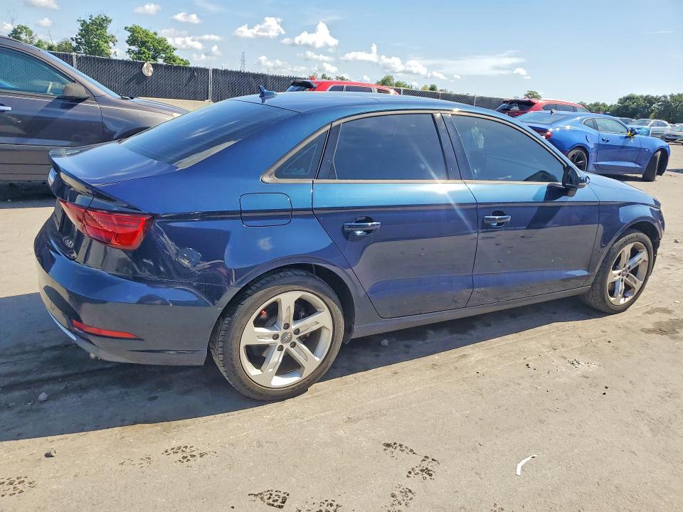Продаж на аукціоні авто 2018 Audi A3, vin: WAUAUGFF5J1004793, номер лоту: 65842656