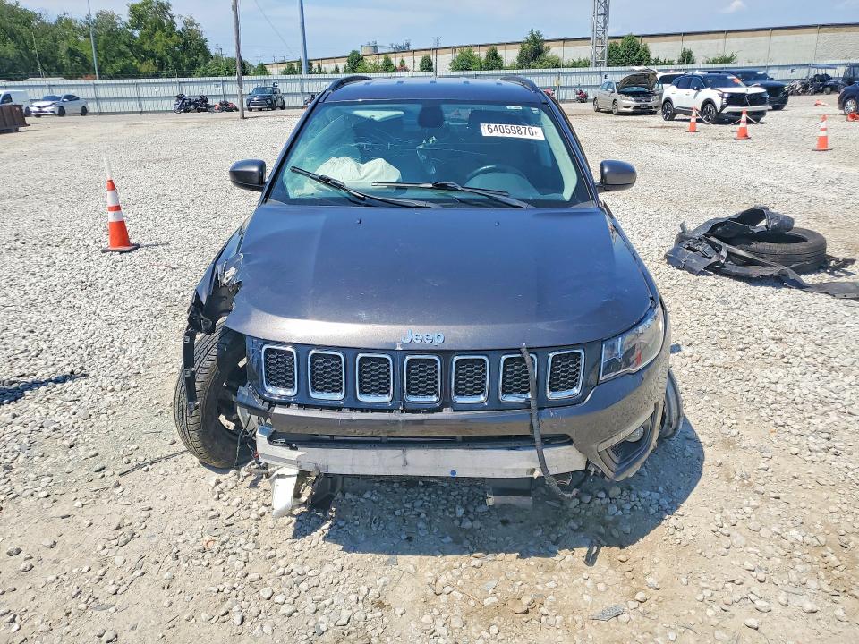 64059876 :رقم المزاد ، 3C4NJDBB0JT155046 vin ، 2018 Jeep Compass مزاد بيع