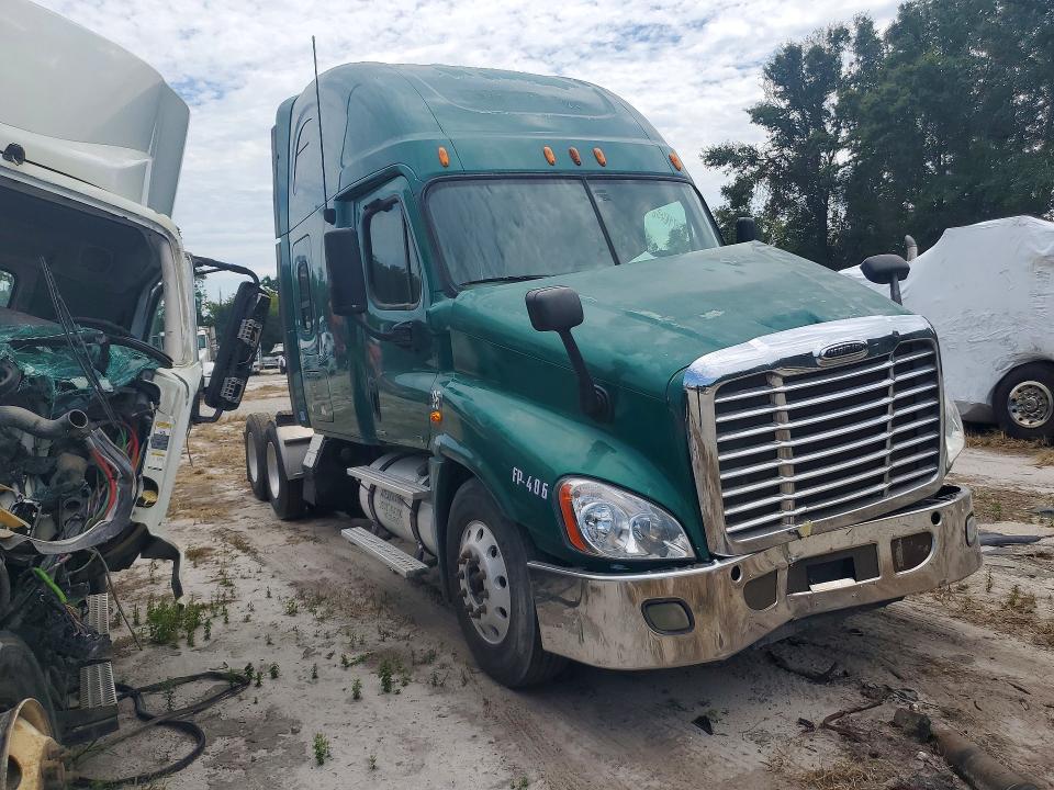 Продажа на аукционе авто 2010 Freightliner Cascadia 125, vin: 1FUJGLDR1ALAF1055, номер лота: 65798636