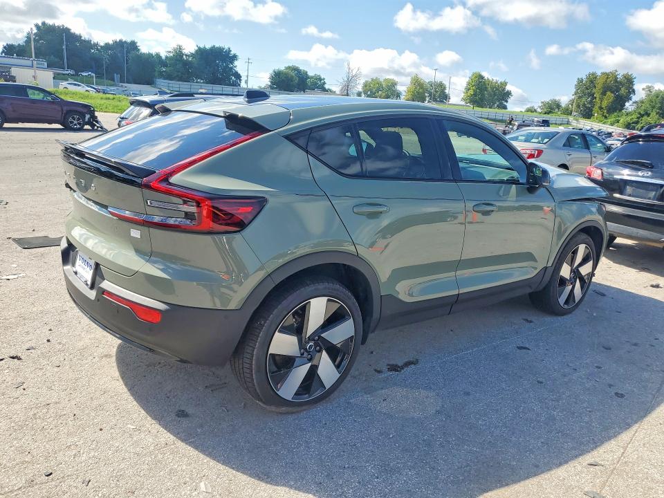 2023 Volvo C40 მანქანა იყიდება აუქციონზე, vin: YV4ED3GM1P2058232, აუქციონის ნომერი: 64910996