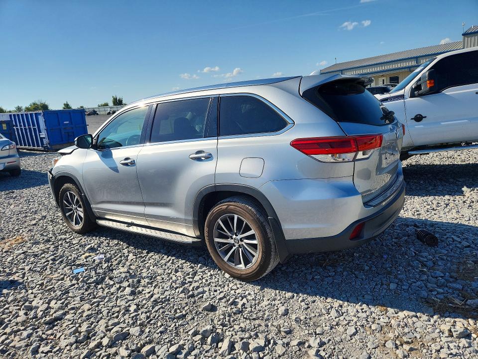 67322646 :رقم المزاد ، 5TDKZRFH0JS279464 vin ، 2018 Toyota Highlander مزاد بيع