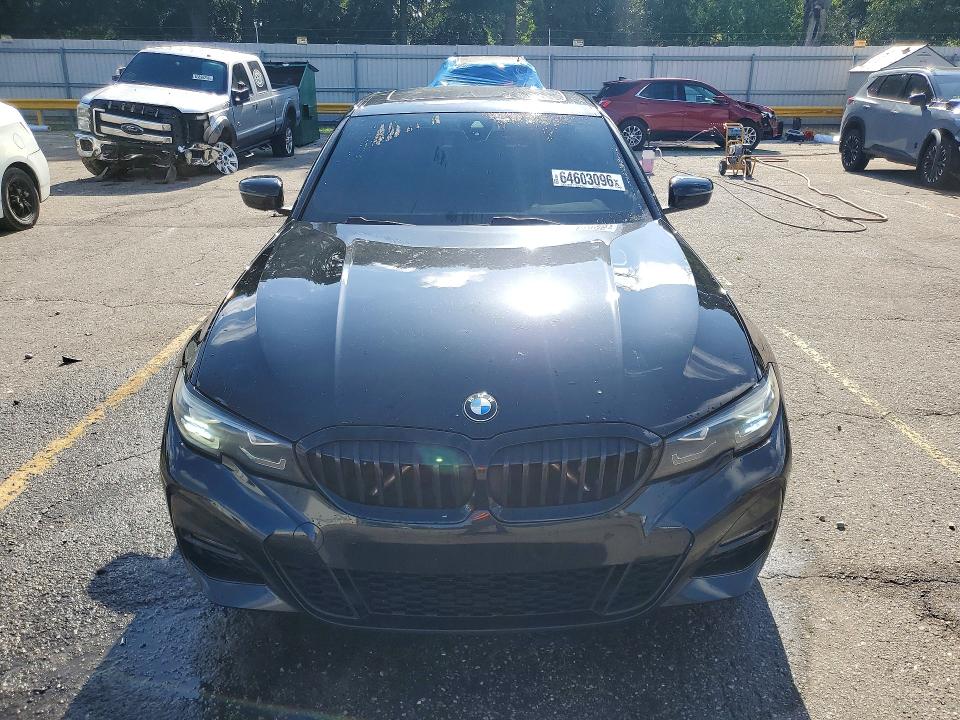 64603096 :رقم المزاد ، 3MW5R1J03N8C51041 vin ، 2022 Bmw 330i مزاد بيع