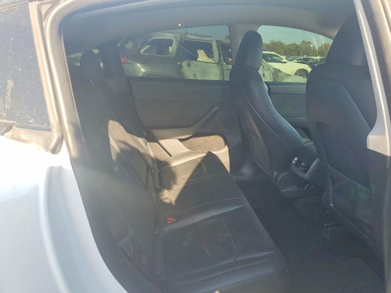 63699076 :رقم المزاد ، 7SAYGDEE4RA250270 vin ، 2024 Tesla Model Y مزاد بيع