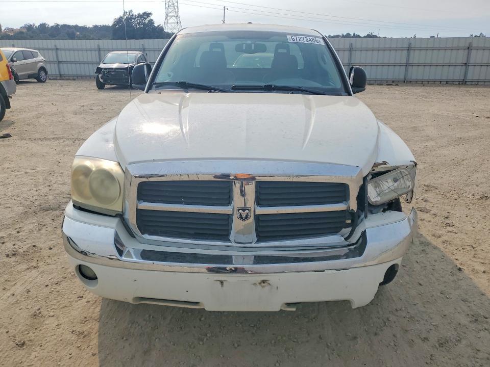 67223486 :رقم المزاد ، 1D7HE52N25S256412 vin ، 2005 Dodge Dakota مزاد بيع