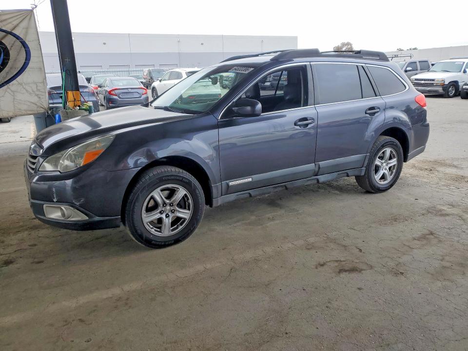 2010 Subaru Outback მანქანა იყიდება აუქციონზე, vin: 4S4BRBCC1A3322240, აუქციონის ნომერი: 64833386