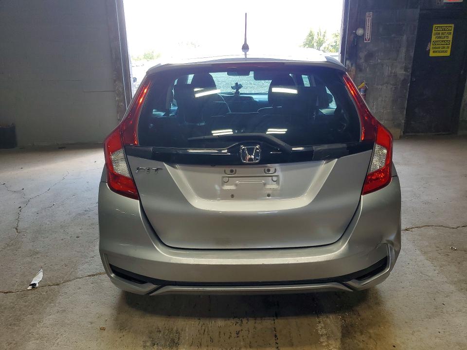 2018 Honda Fit მანქანა იყიდება აუქციონზე, vin: 3HGGK5H49JM735413, აუქციონის ნომერი: 63861546
