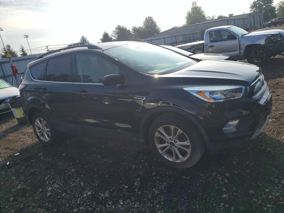 Продажа на аукционе авто 2018 Ford Escape, vin: 1FMCU9GD5JUD40233, номер лота: 65254186