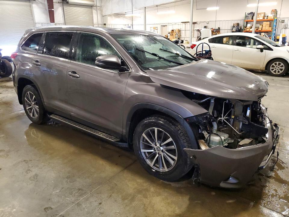Продаж на аукціоні авто 2019 Toyota Highlander, vin: 5TDJZRFHXKS592650, номер лоту: 63300996