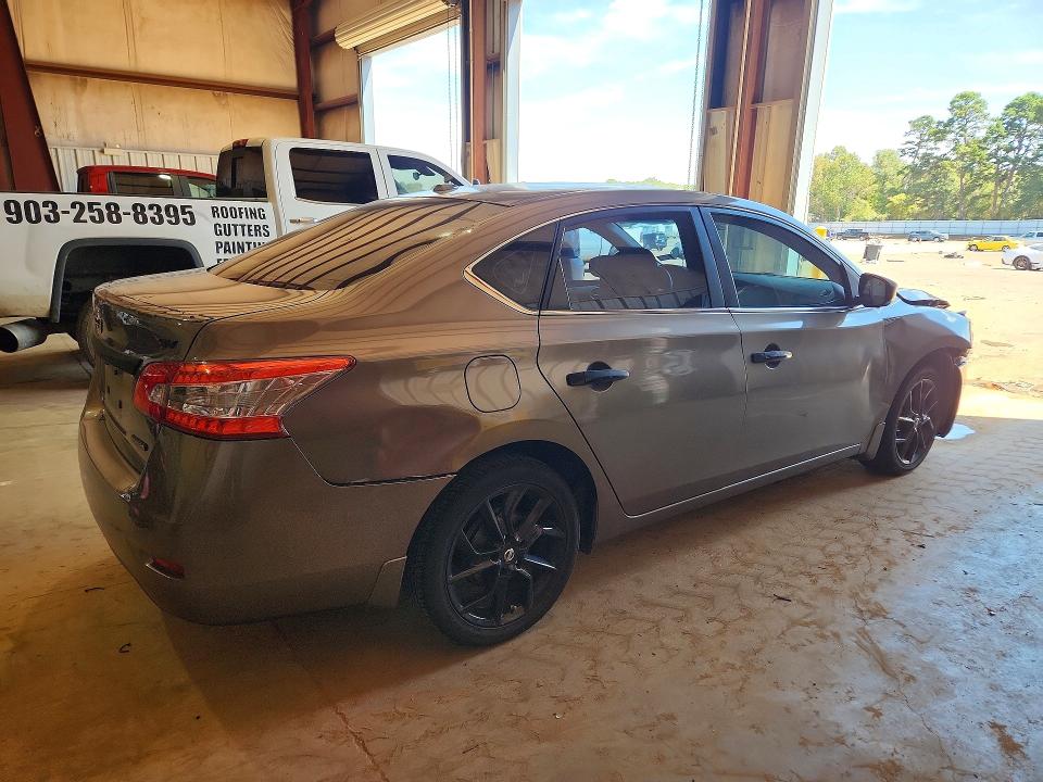 65372496 :رقم المزاد ، 3N1AB7AP6FL692945 vin ، 2015 Nissan Sentra مزاد بيع