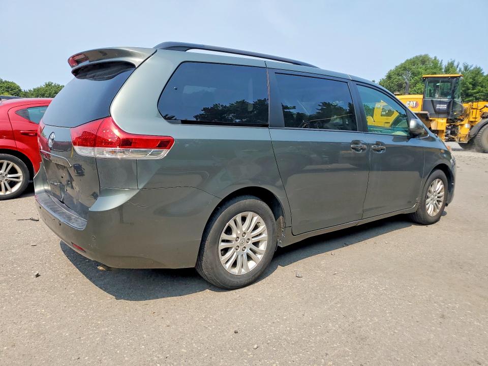 2014 Toyota Sienna მანქანა იყიდება აუქციონზე, vin: 5TDYK3DC9ES524254, აუქციონის ნომერი: 64396306
