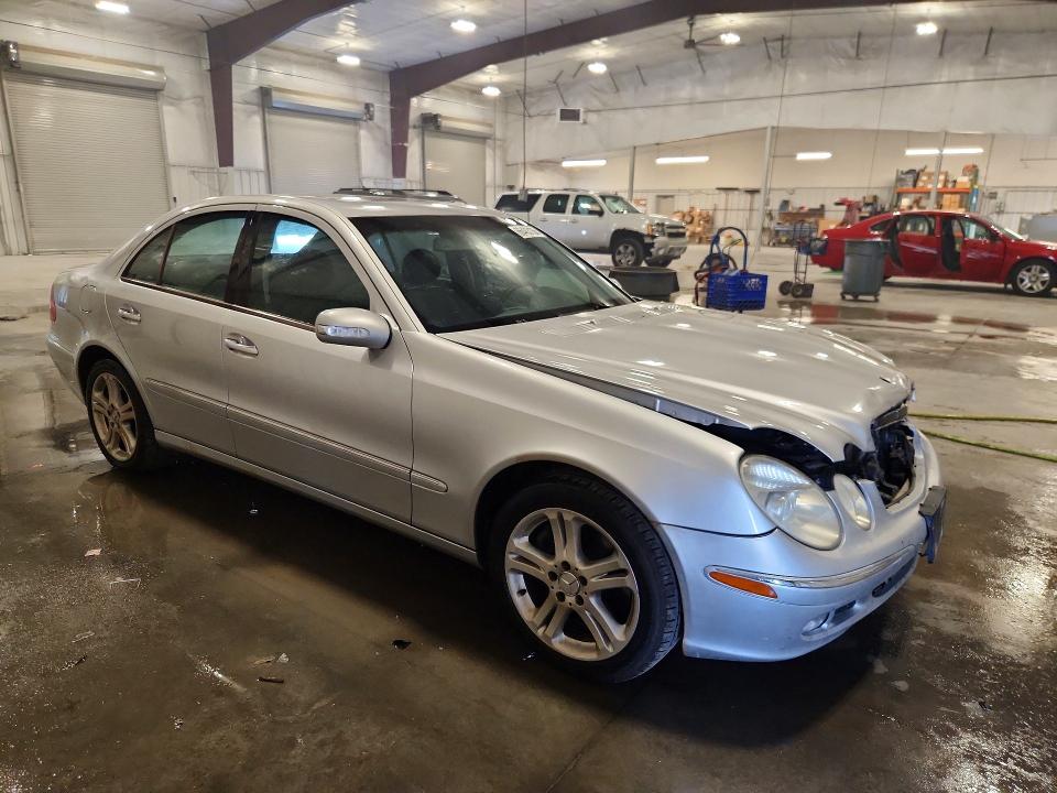 66483136 :رقم المزاد ، WDBUF83J65X169486 vin ، 2005 Mercedes-benz E مزاد بيع