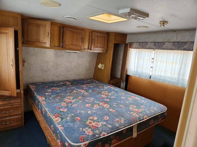 62451416 :رقم المزاد ، 47CF10R25T3079875 vin ، 1996 Dutchmen Travel Travel Tra مزاد بيع