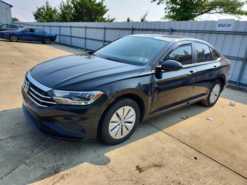 65390106 :رقم المزاد ، 3VWC57BU6KM060756 vin ، 2019 Volkswagen Jetta مزاد بيع