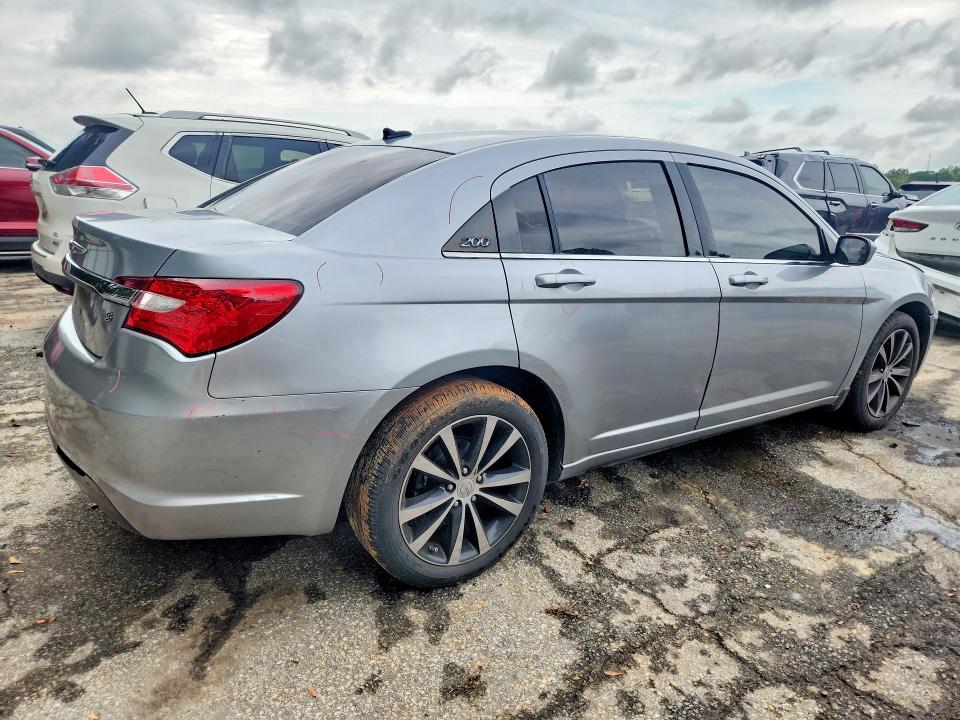 2013 Chrysler 200 მანქანა იყიდება აუქციონზე, vin: 1C3CCBBB7DN509658, აუქციონის ნომერი: 66631466