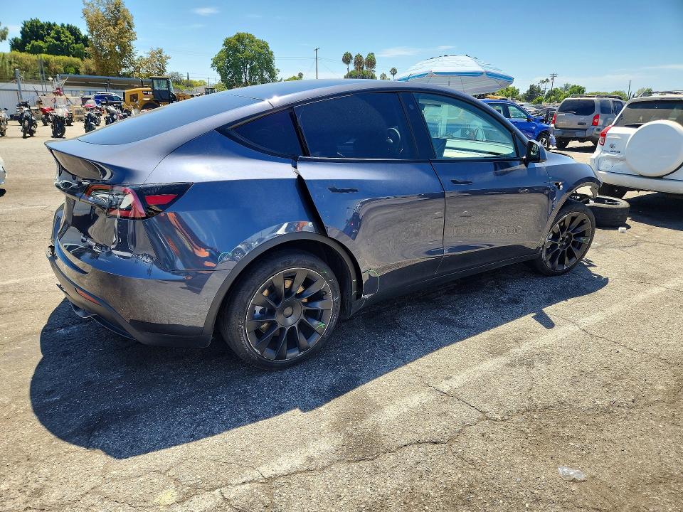 65501976 :رقم المزاد ، 5YJYGDEE0MF149025 vin ، 2021 Tesla Model Y مزاد بيع