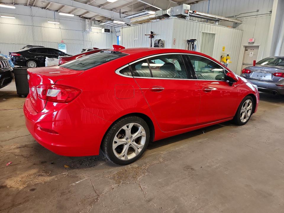63893086 :رقم المزاد ، 1G1BF5SM4H7238871 vin ، 2017 Chevrolet Cruze مزاد بيع