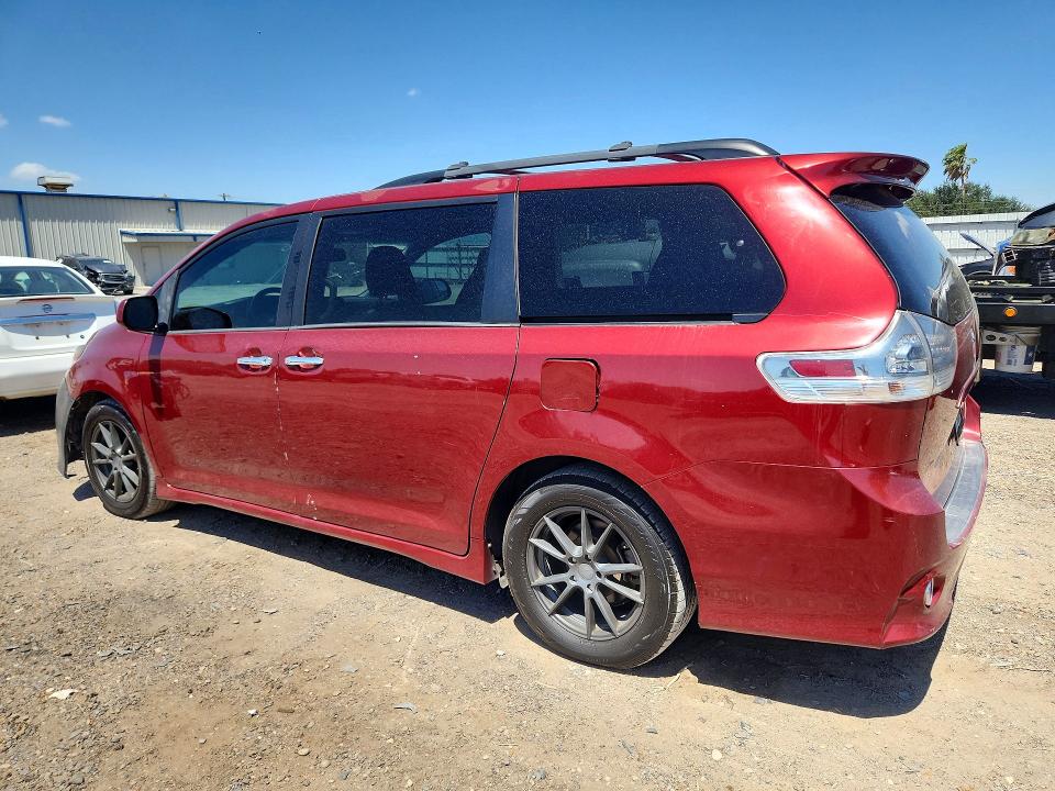 64625626 :رقم المزاد ، 5TDXZ3DC9HS770295 vin ، 2017 Toyota Sienna مزاد بيع