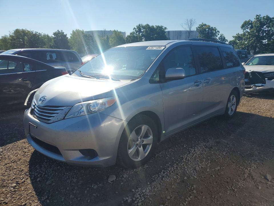 Продаж на аукціоні авто 2015 Toyota Sienna, vin: 5TDKK3DC7FS689730, номер лоту: 63521486