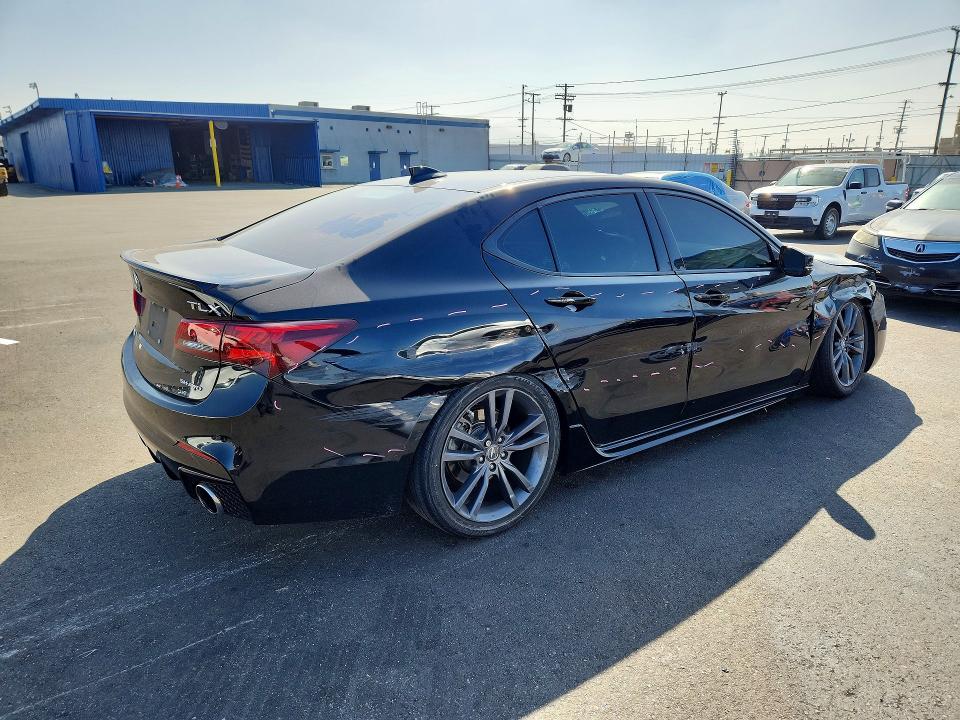 2018 Acura Tlx მანქანა იყიდება აუქციონზე, vin: 19UUB3F69JA000617, აუქციონის ნომერი: 63750276