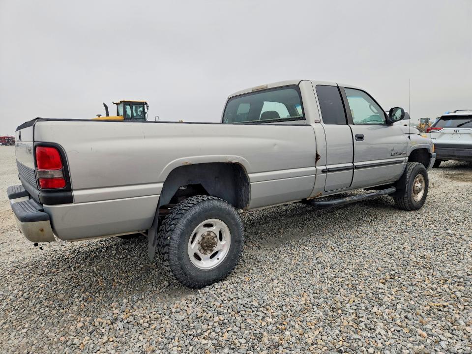 63686686 :رقم المزاد ، 1B7KF23Z21J252826 vin ، 2001 Dodge Ram 2500 مزاد بيع