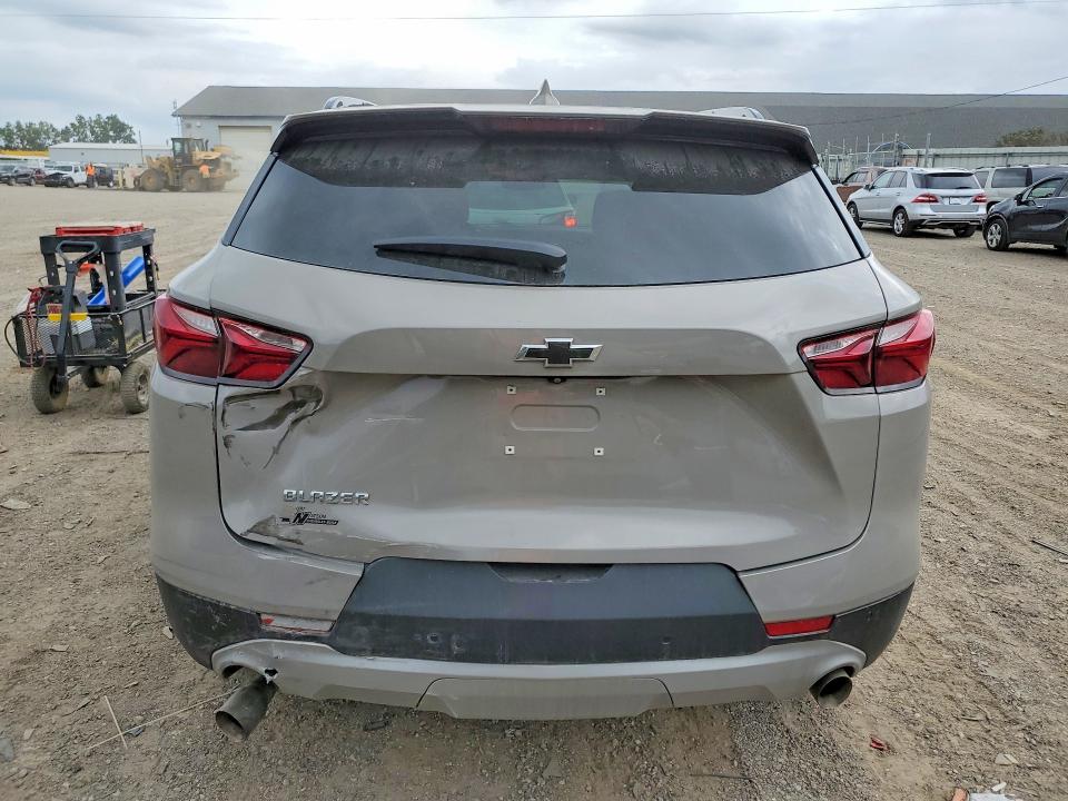 66182986 :رقم المزاد ، 3GNKBCR4XMS561970 vin ، 2021 Chevrolet Blazer مزاد بيع