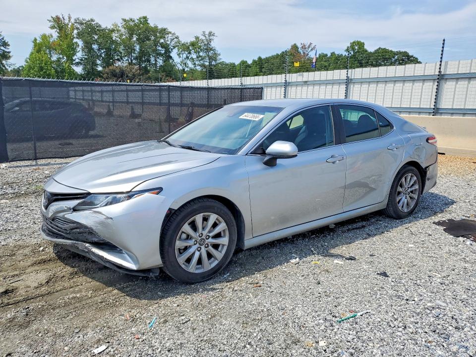 2018 Toyota Camry მანქანა იყიდება აუქციონზე, vin: 4T1B11HK8JU078095, აუქციონის ნომერი: 64470666
