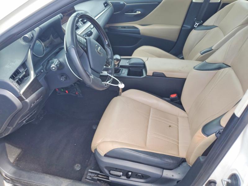 63733796 :رقم المزاد ، 58ABZ1B15KU013322 vin ، 2019 Lexus Es مزاد بيع