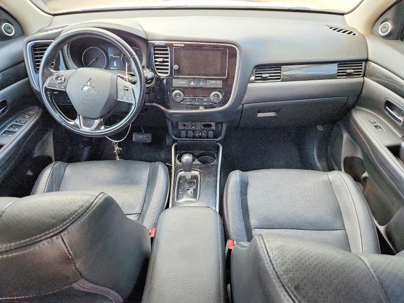 2018 Mitsubishi Outlander მანქანა იყიდება აუქციონზე, vin: JA4AZ3A33JZ013420, აუქციონის ნომერი: 65732796