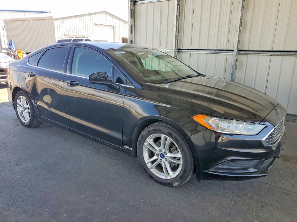 65393566 :رقم المزاد ، 3FA6P0LU1JR161789 vin ، 2018 Ford Fusion مزاد بيع