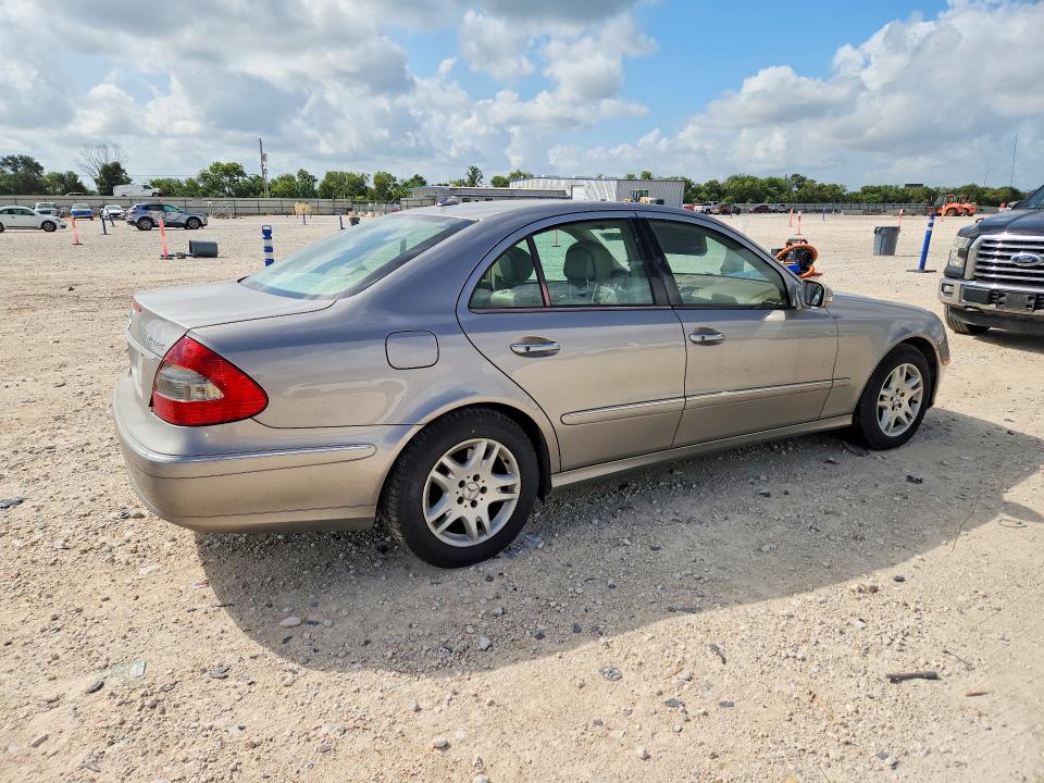 2007 Mercedes-benz E მანქანა იყიდება აუქციონზე, vin: WDBUF22X97B046686, აუქციონის ნომერი: 64116496