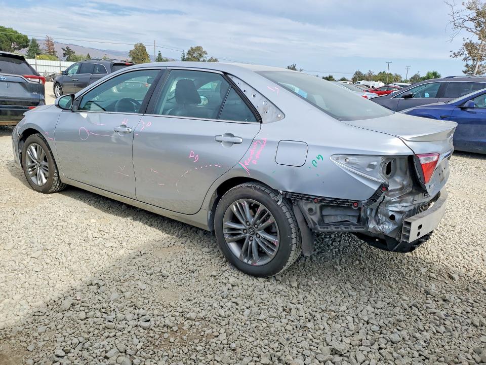 65486906 :رقم المزاد ، 4T1BF1FK1HU402678 vin ، 2017 Toyota Camry مزاد بيع