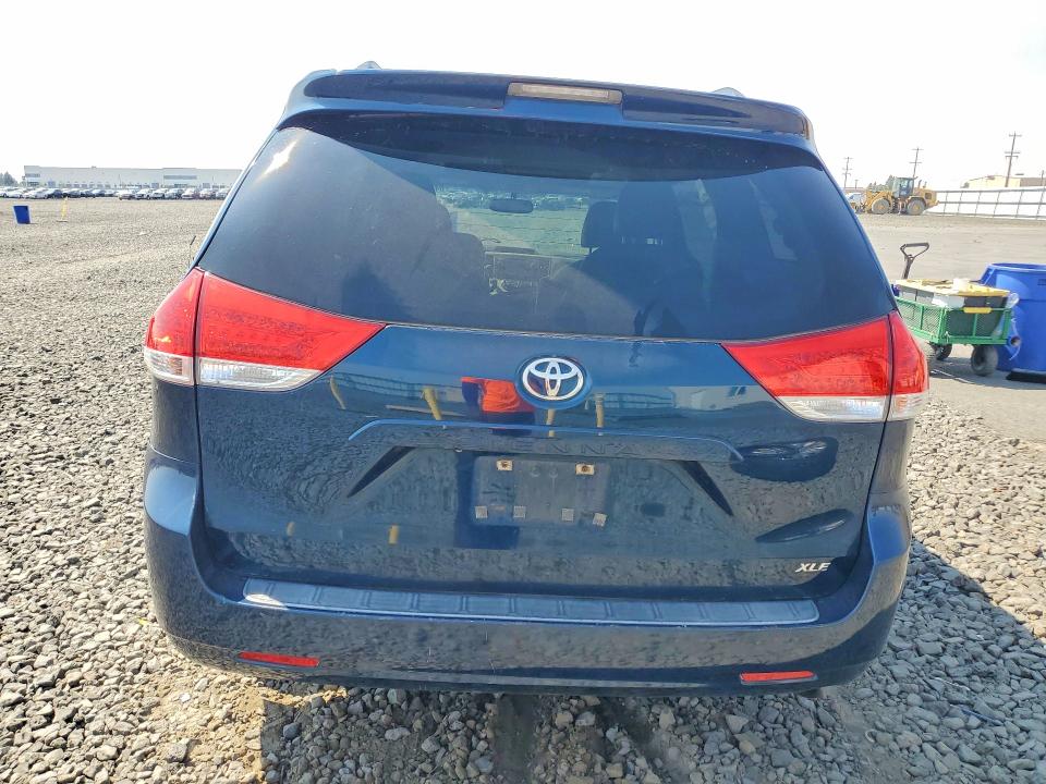Aukcja sprzedaży 2011 Toyota Sienna, vin: 5TDYK3DC1BS093596, numer aukcji: 64669296