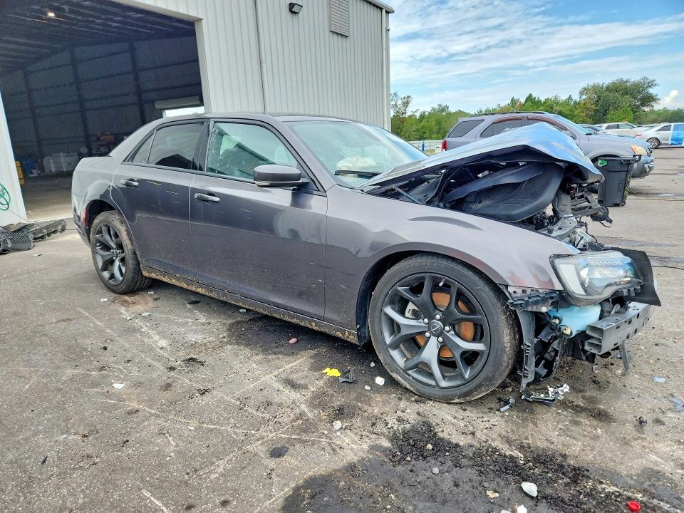 61478016 :رقم المزاد ، 2C3CCABG7PH565506 vin ، 2023 Chrysler 300 مزاد بيع