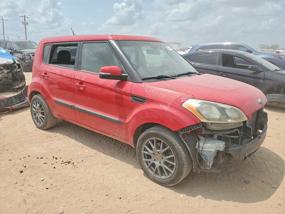 63737546 :رقم المزاد ، KNDJT2A64D7513677 vin ، 2013 Kia Soul مزاد بيع