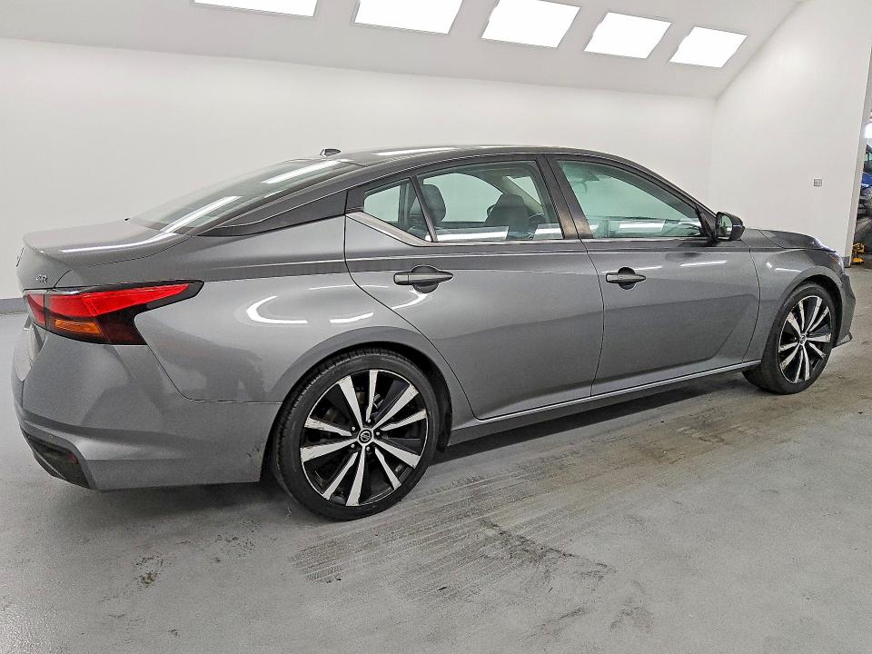 63614856 :رقم المزاد ، 1N4BL4CV0MN417924 vin ، 2021 Nissan Altima مزاد بيع