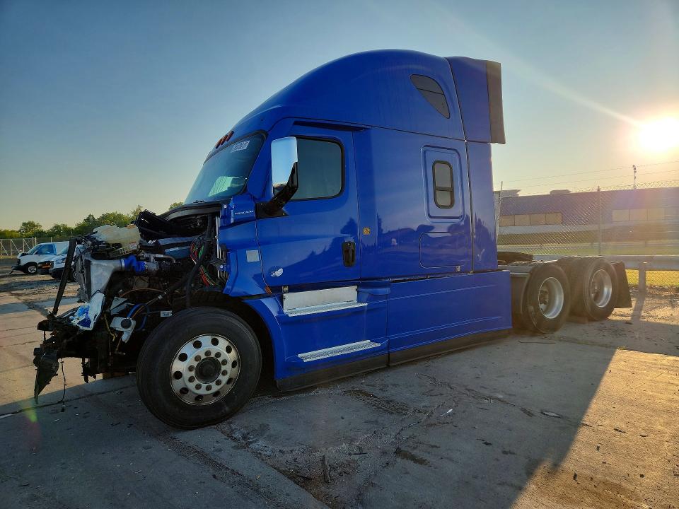 61204796 :رقم المزاد ، 3AKJHHDR8LSMD2433 vin ، 2020 Freightliner Cascadia 126 مزاد بيع